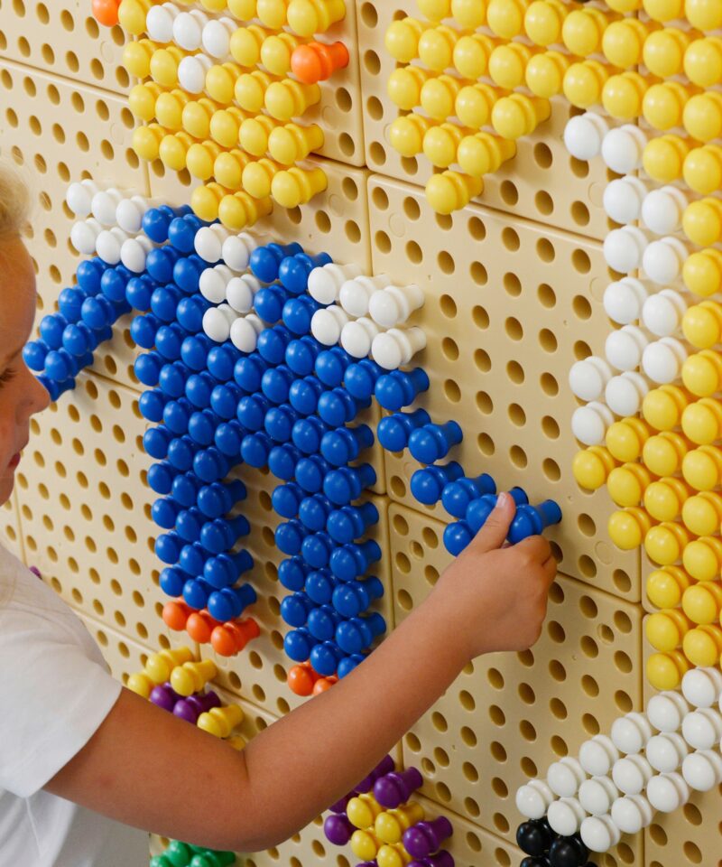 Loovust arendavad klotsid lastele