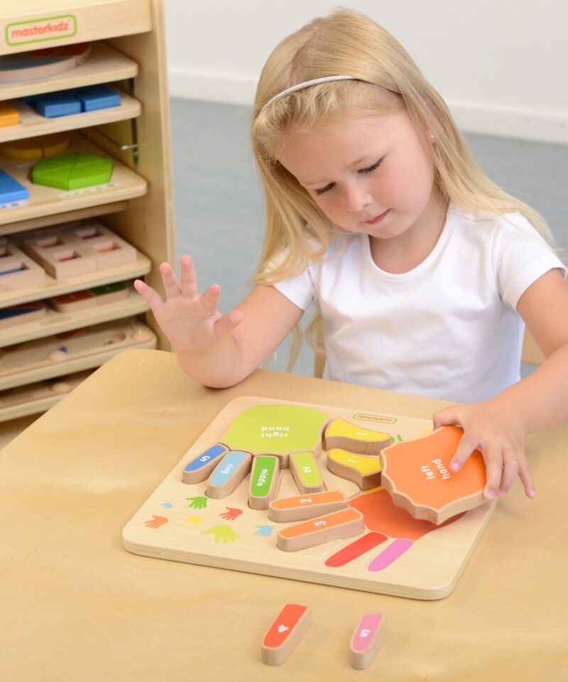 Vastupidav puidust õppelaud