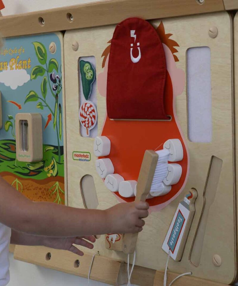 Komplektis hambahari ja hambapasta