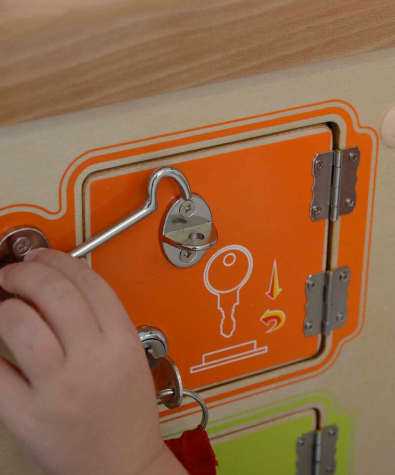 Loovateks tegevusteks kuivpuhastatav pind