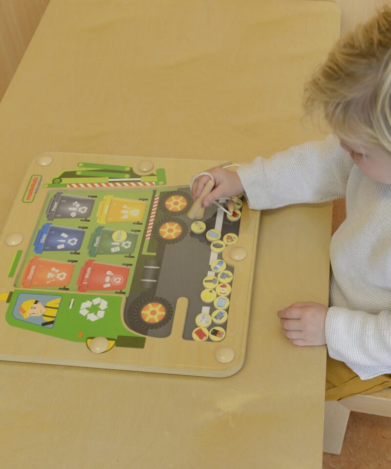 Jäätmekonteinerid ja magnetpulk