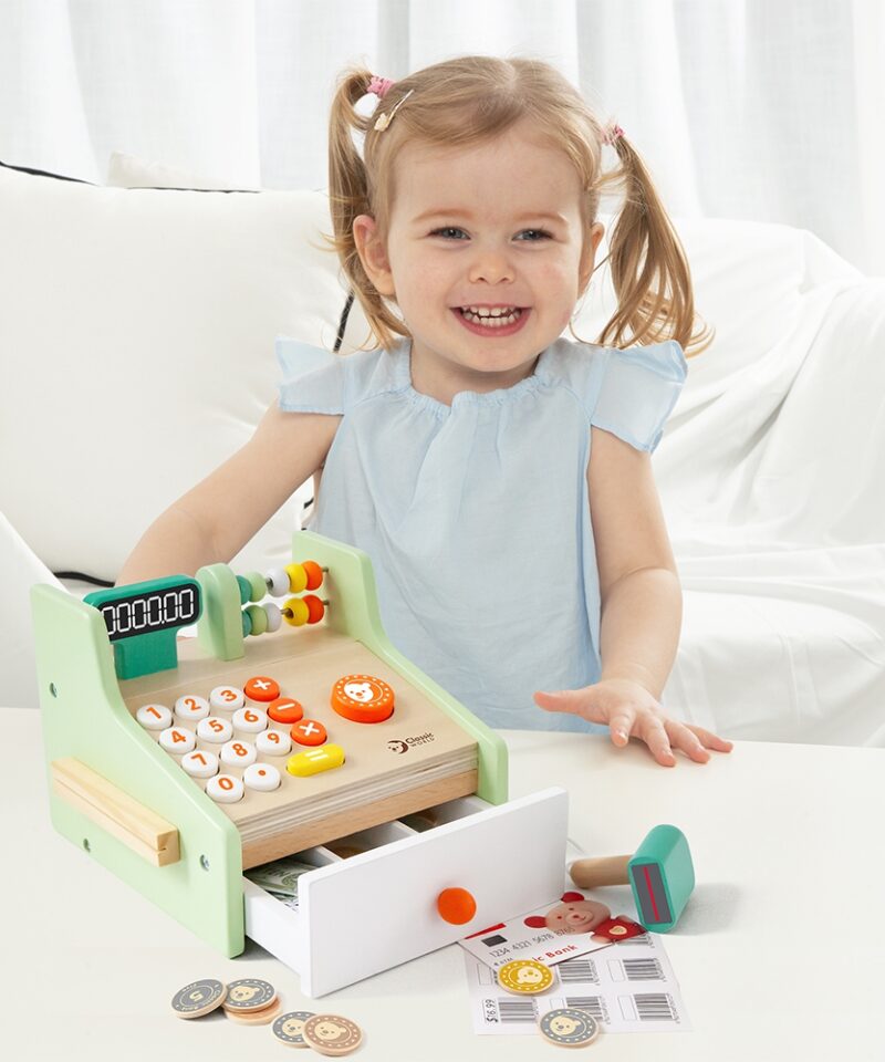 Lastele ohutu puidust mängukassa