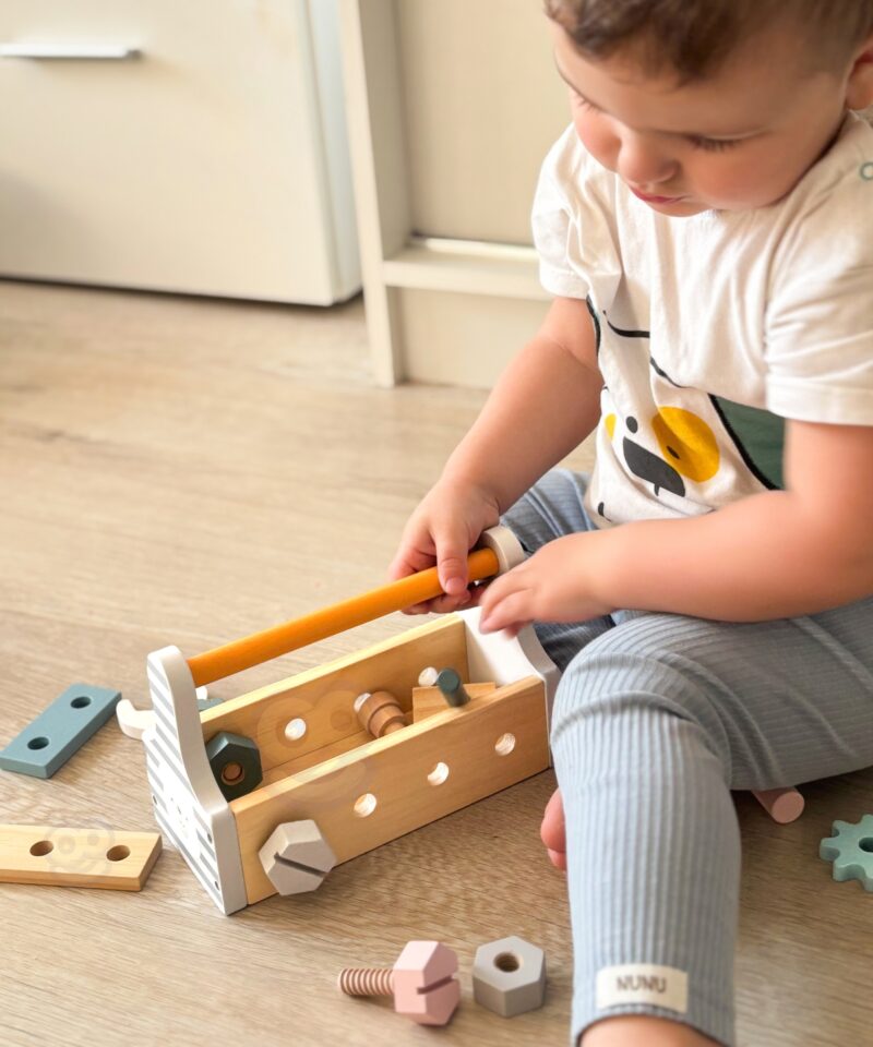 Lastele mõeldud puidust tööriistad