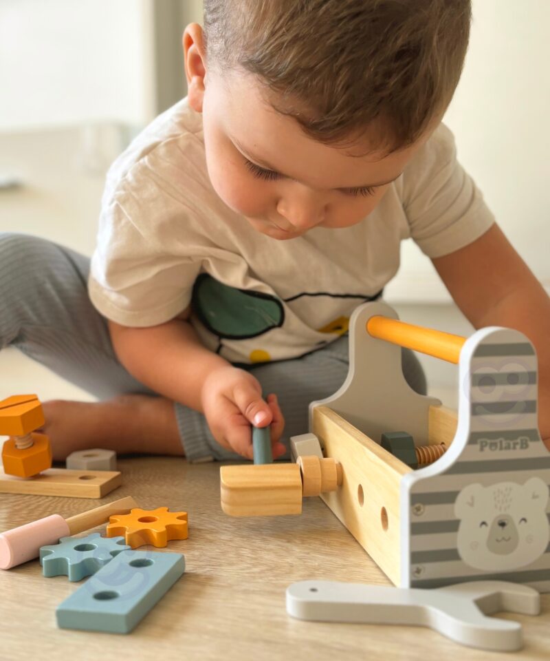 Naturaalsest puidust valmistatud tööriistad