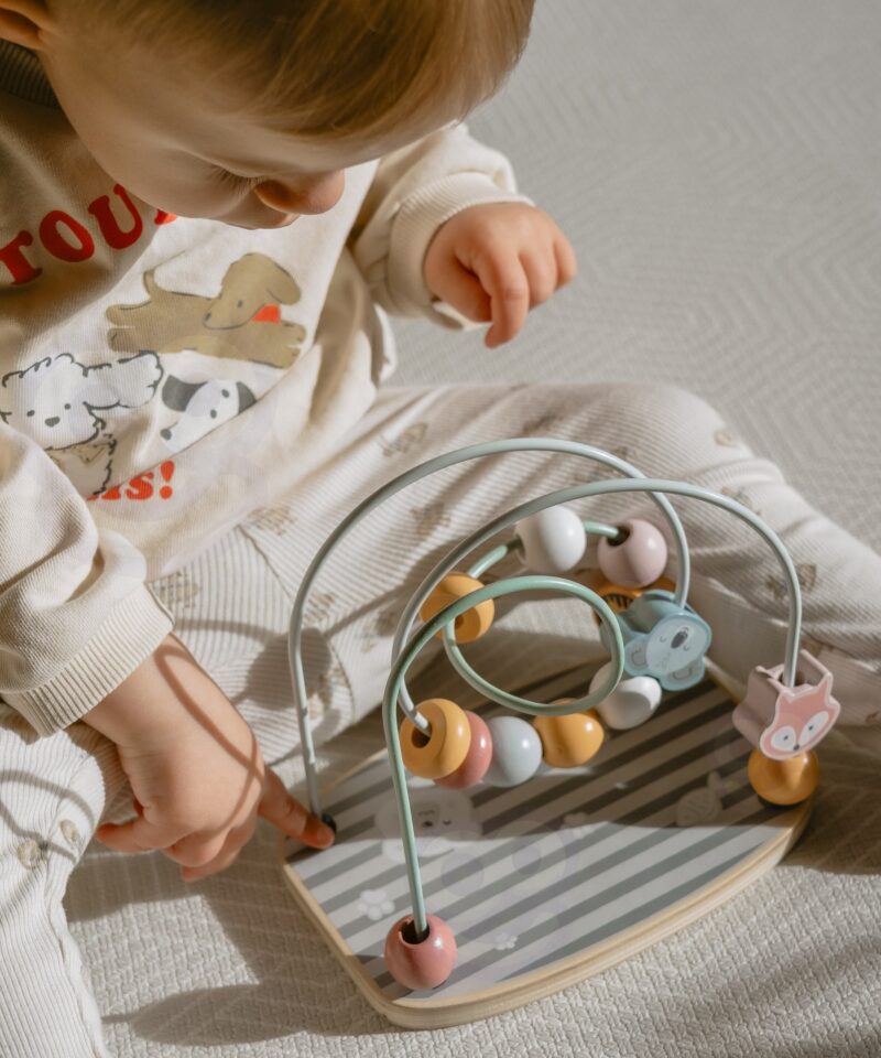 Arendav puidust labürint väikestele kätele