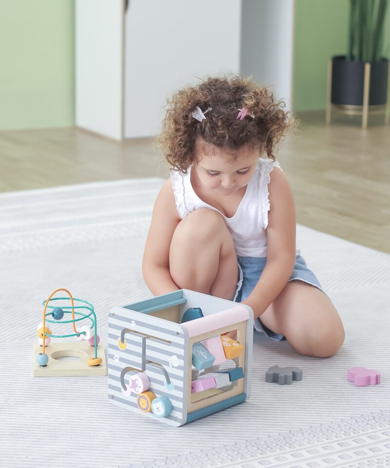 Puidust kuubik motoorsete oskuste arendamiseks