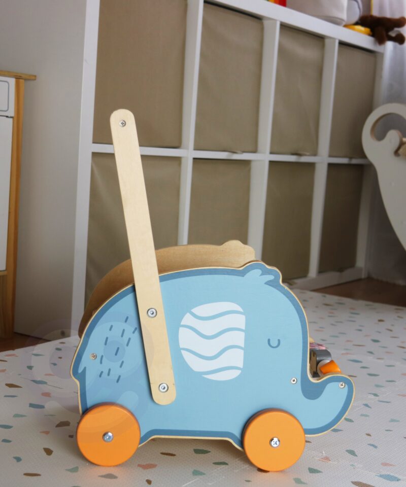 Jalutuskäru libisemisvastaste ratastega