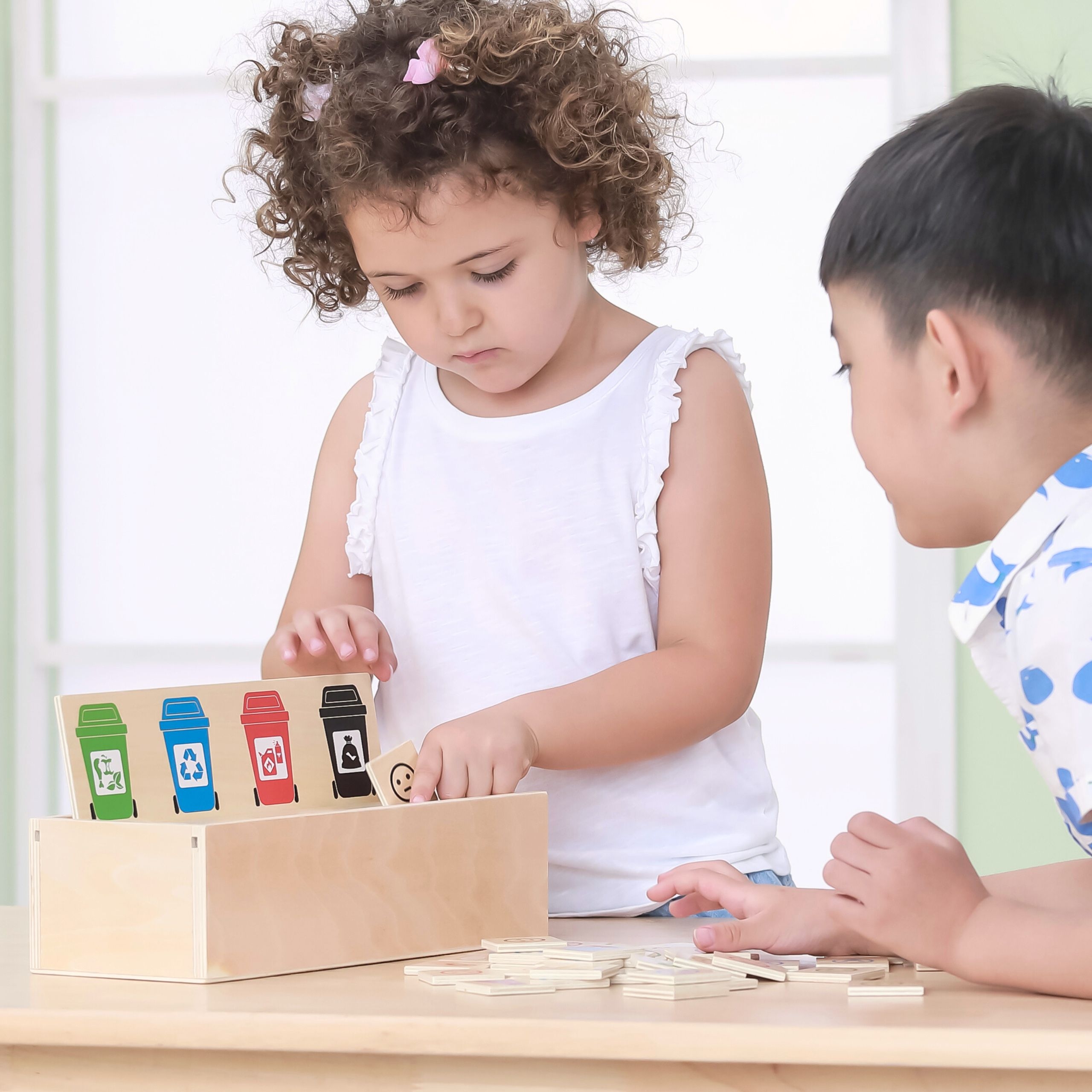 Mängu täringud ja plaadid