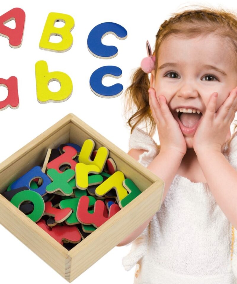 Magnetilised puidust tähed tahvlil