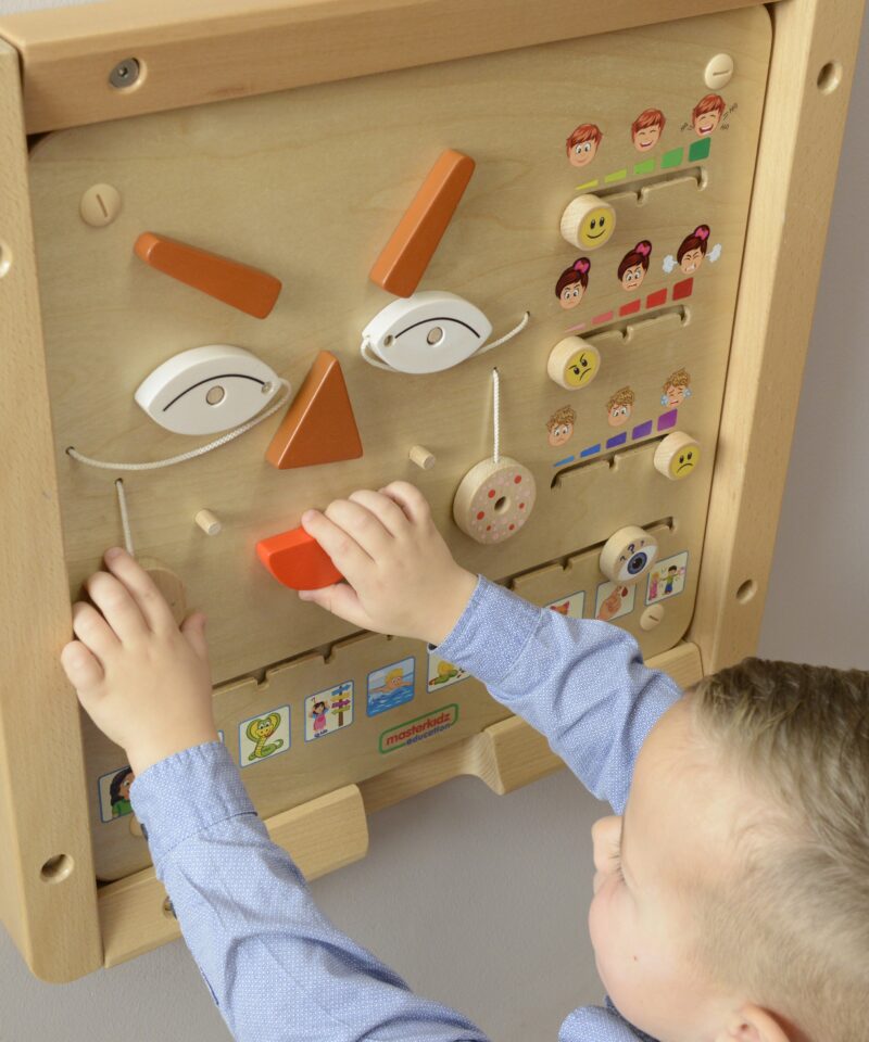 Emotsioonide väljendamise harjutustahvel