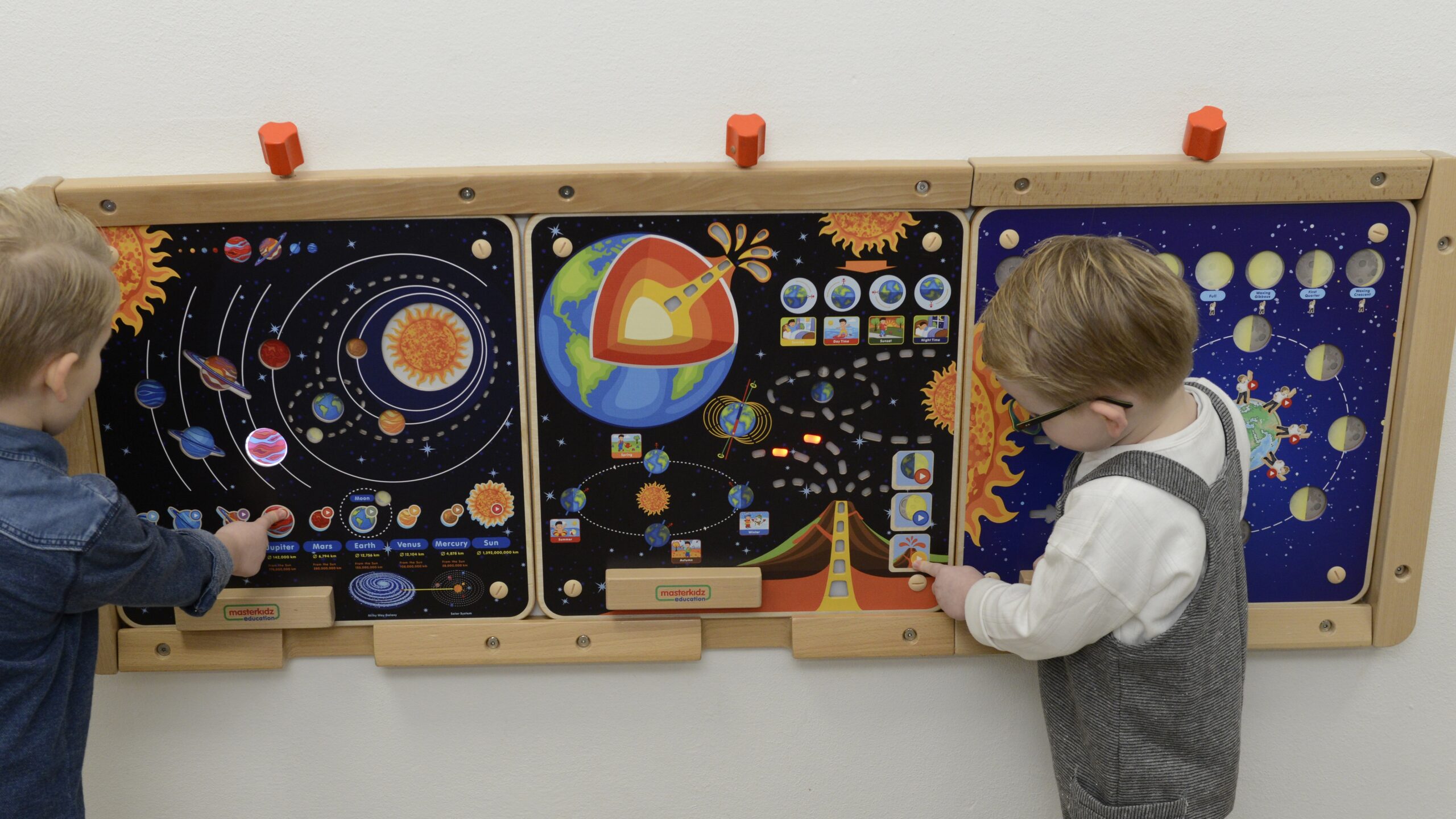 Kaardikomplekt visuaalsete efektidega