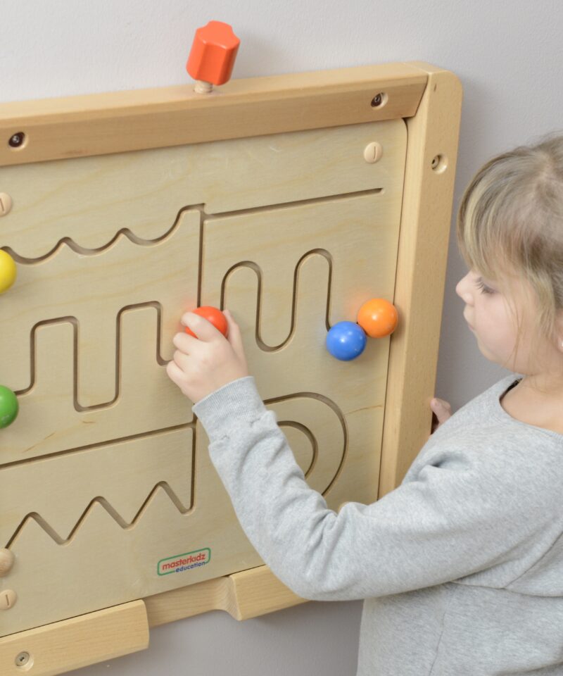 Montessori meetodiga inspireeritud tahvel