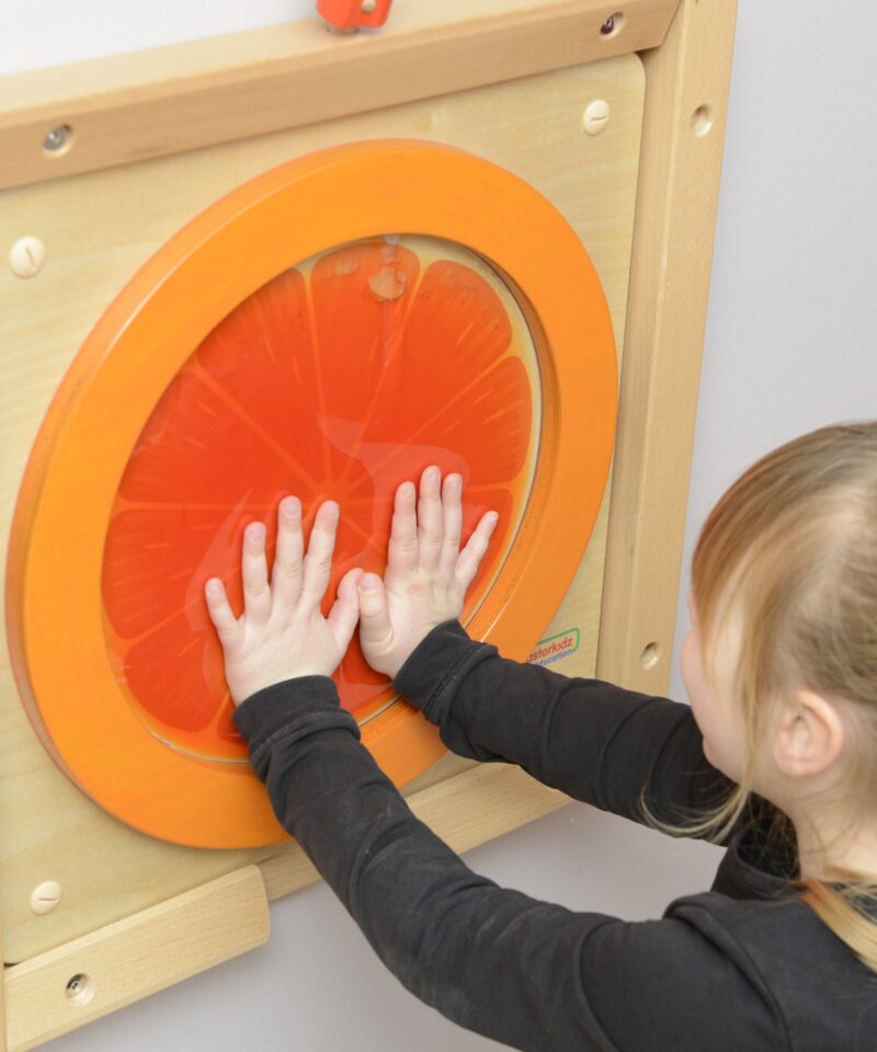 Sensoorne tahvel seinapaneelina