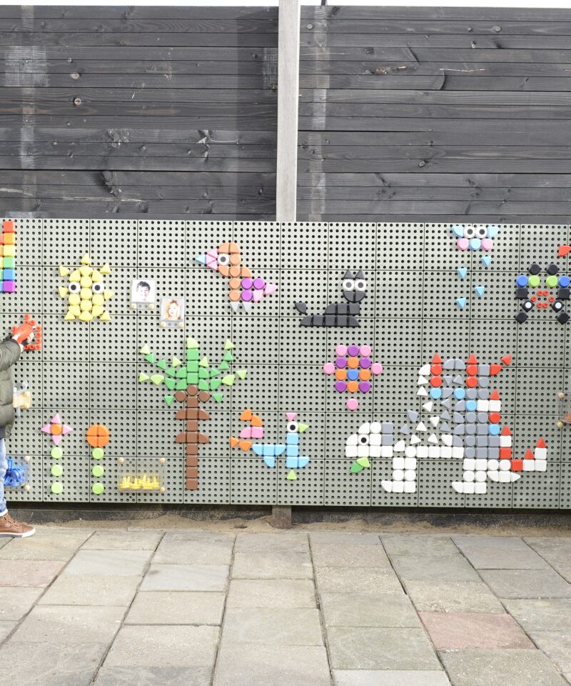 Laste teadusmänguasjad seinalaual