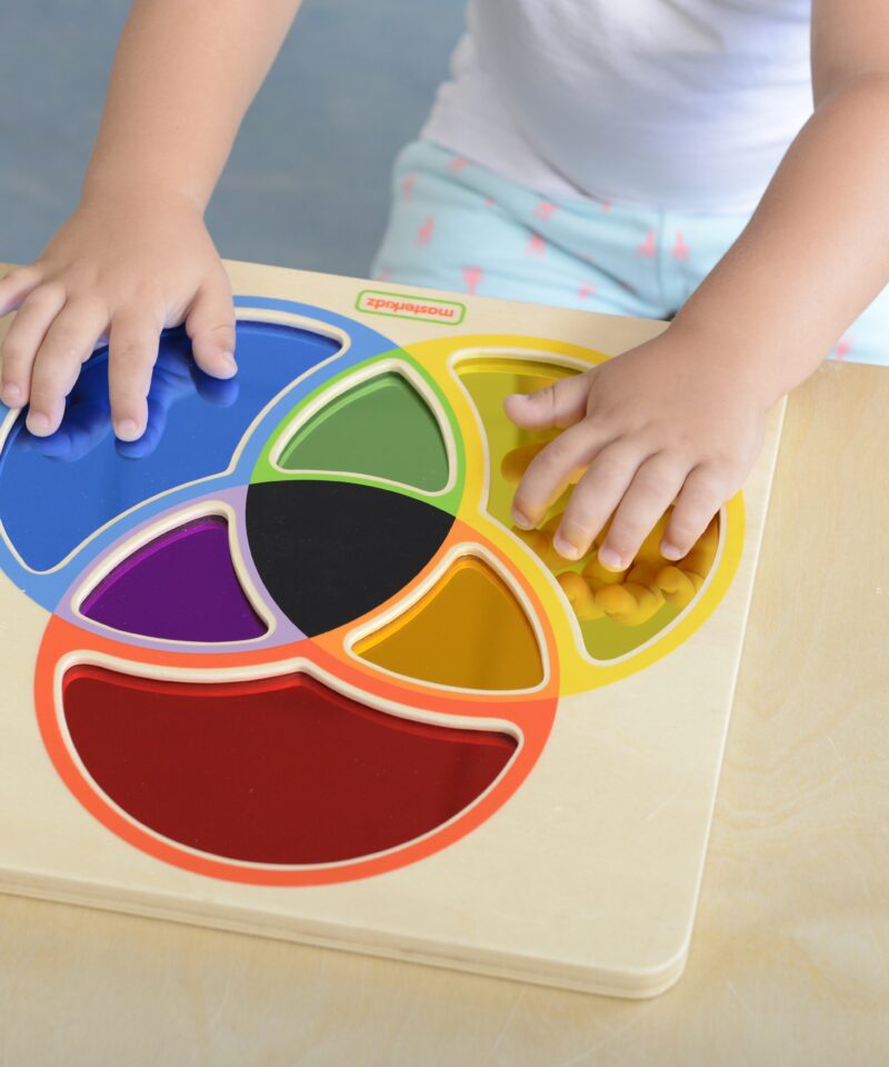 Värvide segamise lauamäng