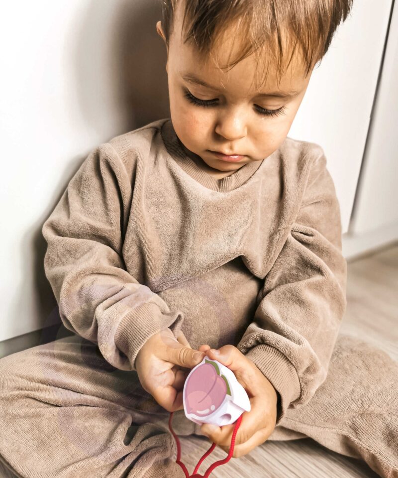 Ohutu ja vastupidav puidust mänguasi