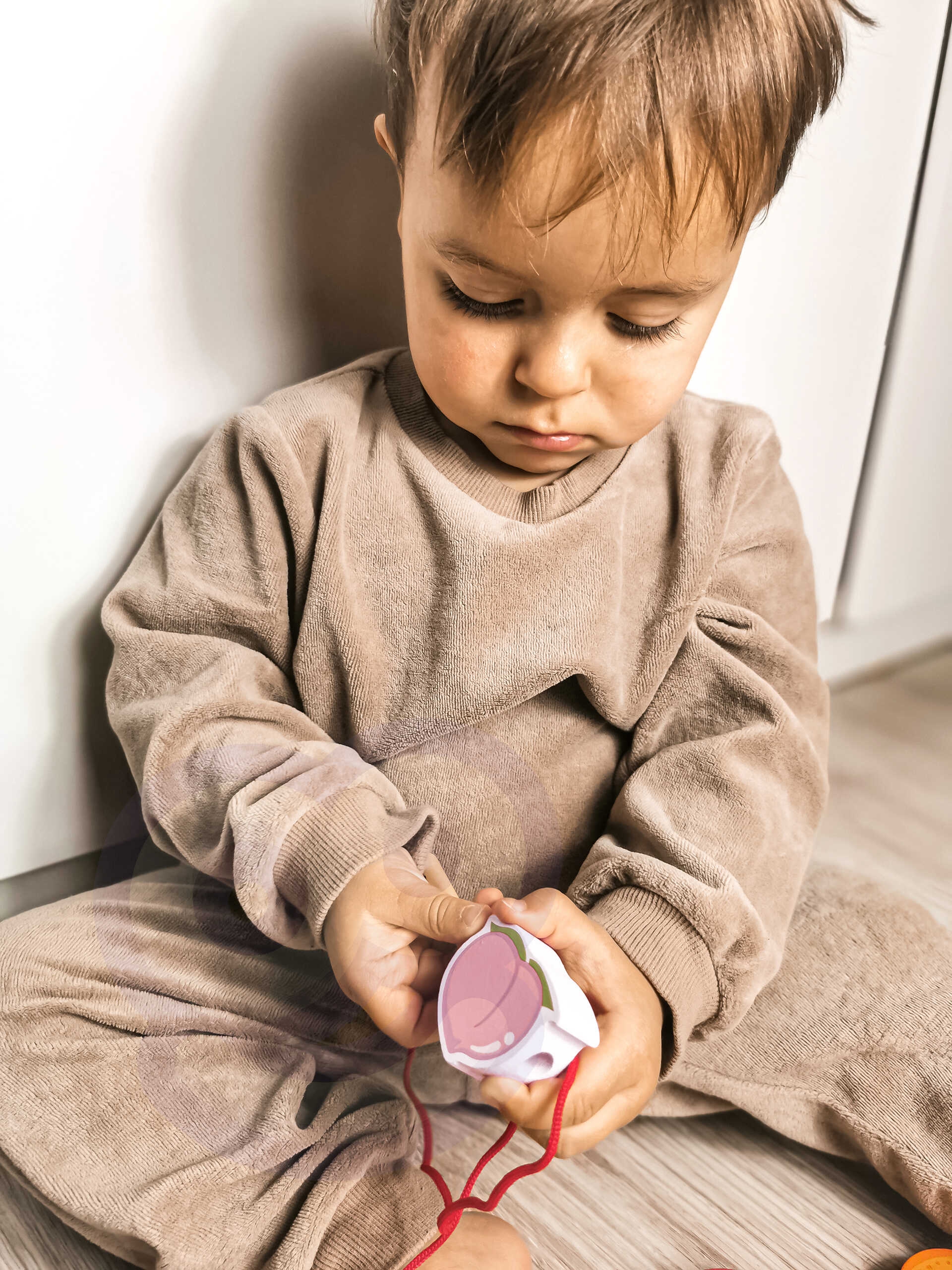 Ohutu ja vastupidav puidust mänguasi