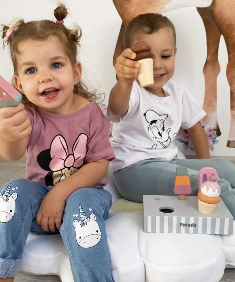 Erksavärvilised puidust jäätised