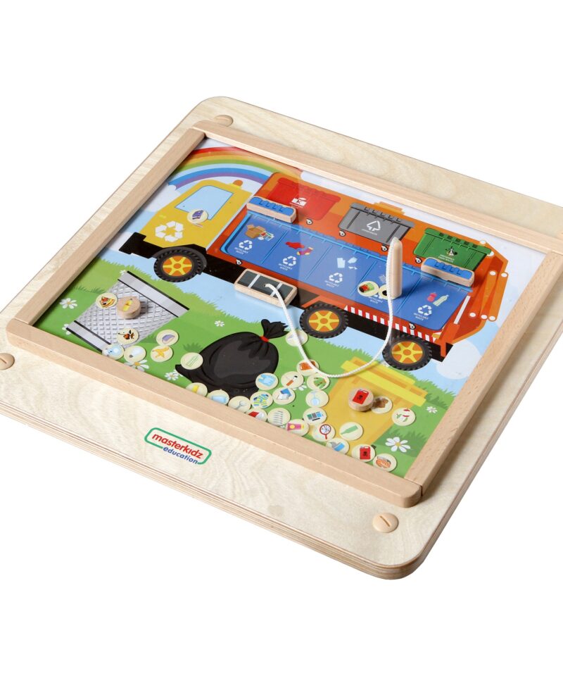 Värvilised konteinerid ja prügiveok