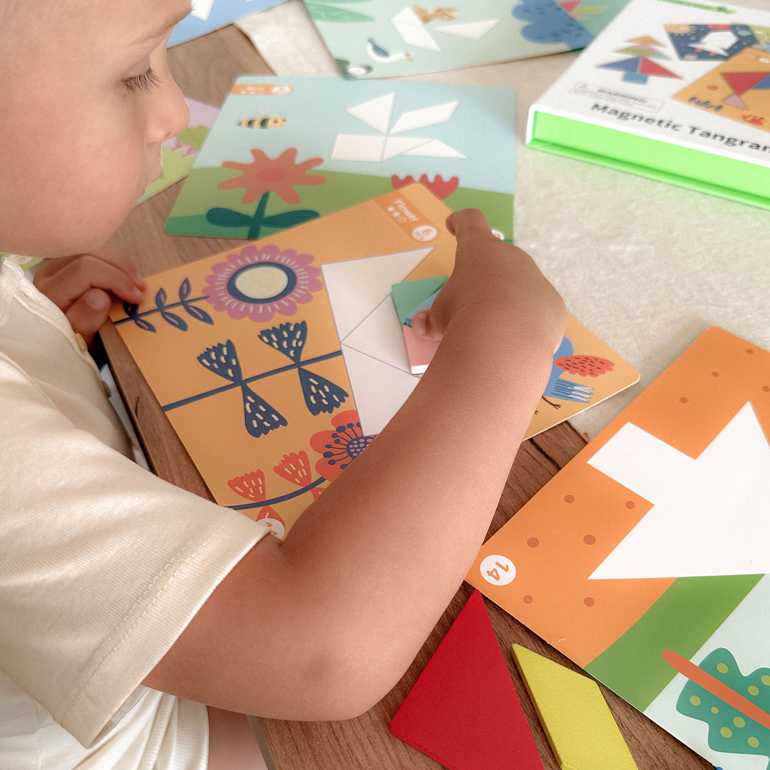 Erksavärviline tangram pusle lastele