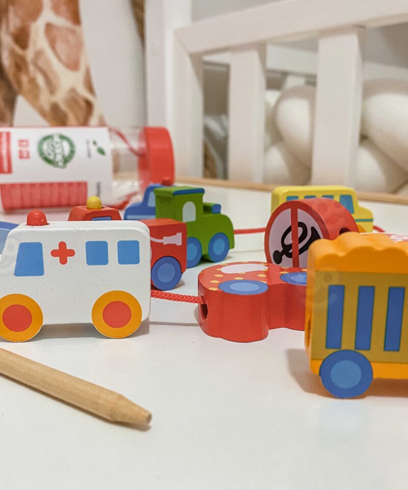 Hariv mänguasi sõidukite kujul