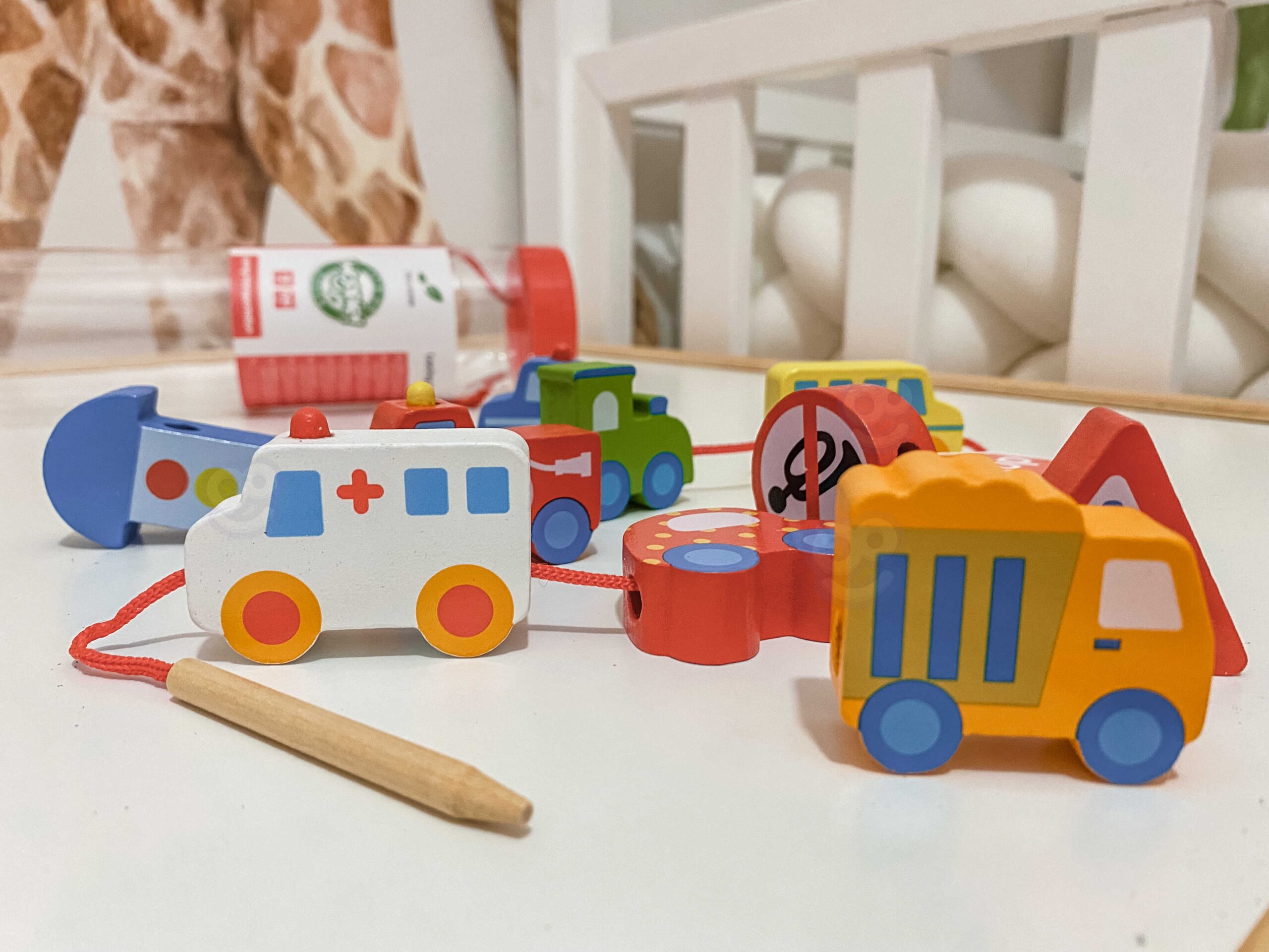 Hariv mänguasi sõidukite kujul