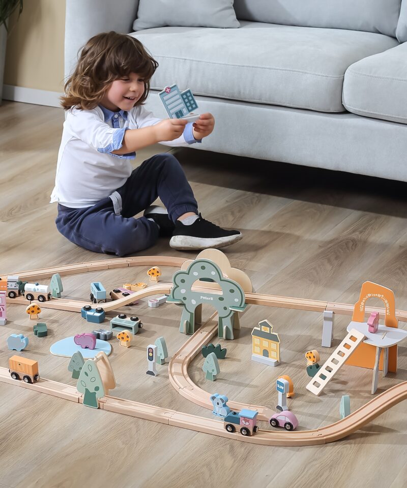 Värvikas puidust rongikomplekt lastele