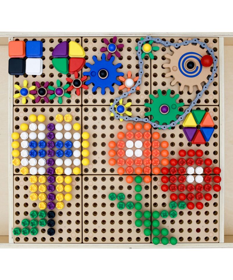 Laste mängulaud hoiukastidega