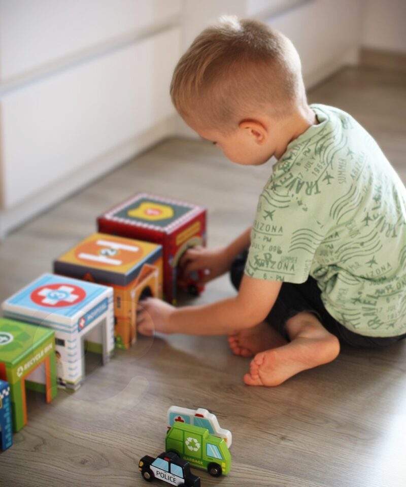 Turvalistest materjalidest arendav mänguasi alates 12 kuust