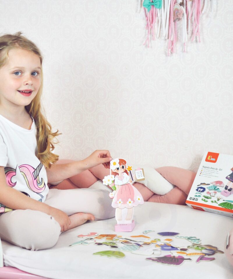 44-osaline magnetiline puidust riietamiskomplekt lastele