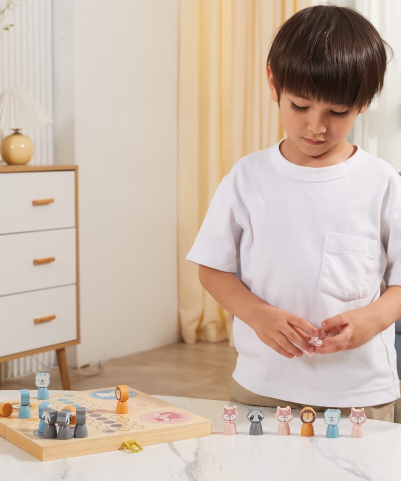 Arendav lauamäng lastele, loogika ja mälu treenimiseks