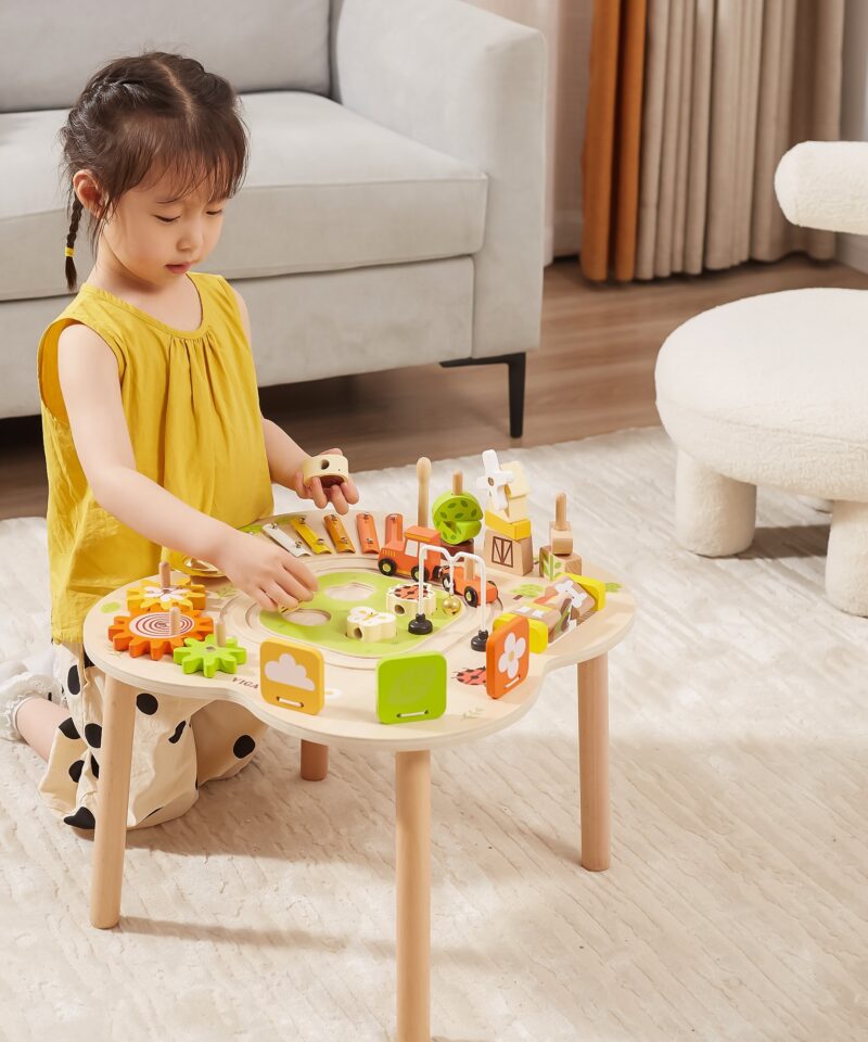 Mittetoksiliste värvidega puidust mängulaud lastele