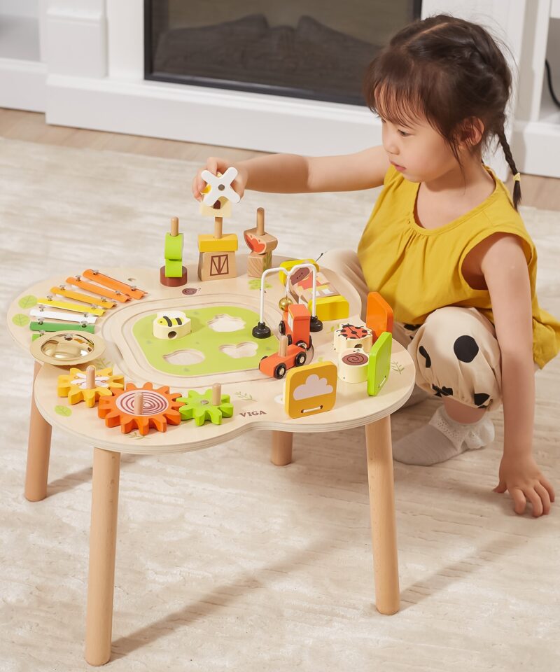 Suur puidust mängulaud mitmele lapsele korraga