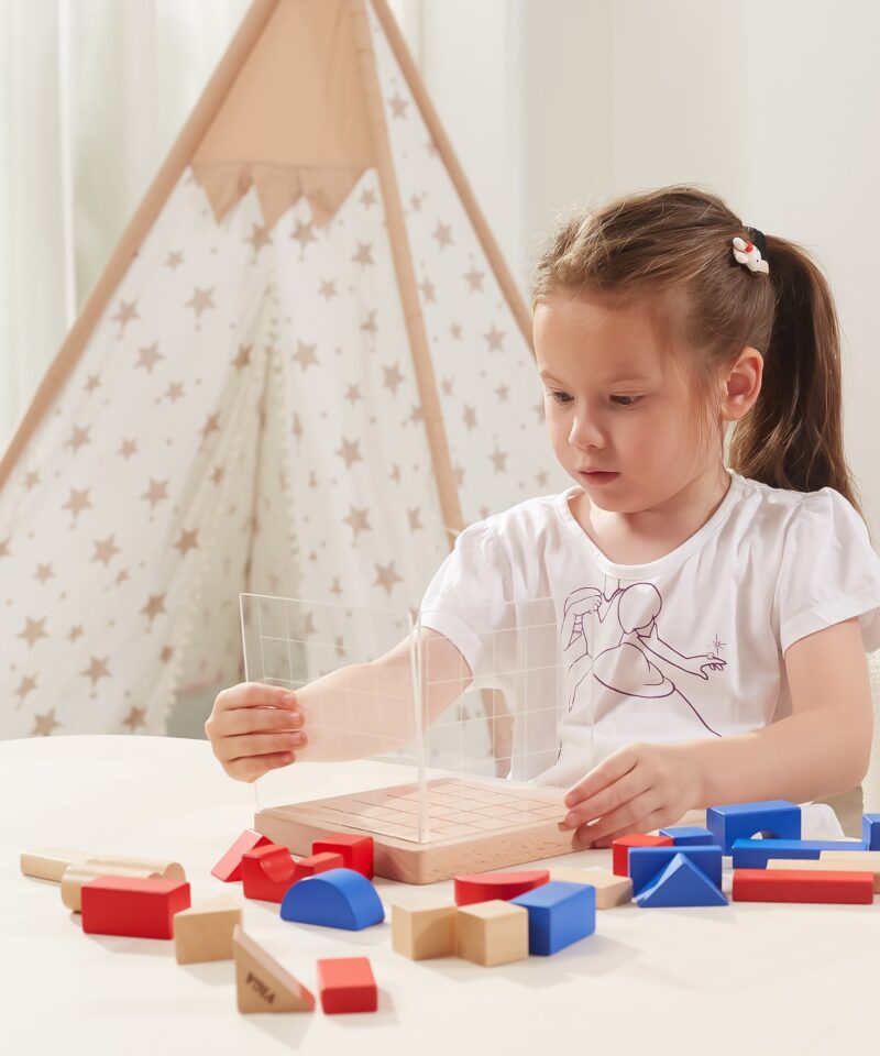 26 puidust klotsi turvaliste mittetoksiliste värvidega