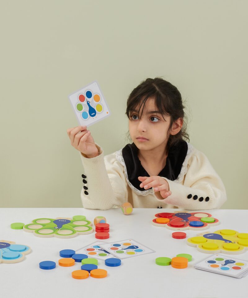 Montessori inspireeritud värvide õppemäng