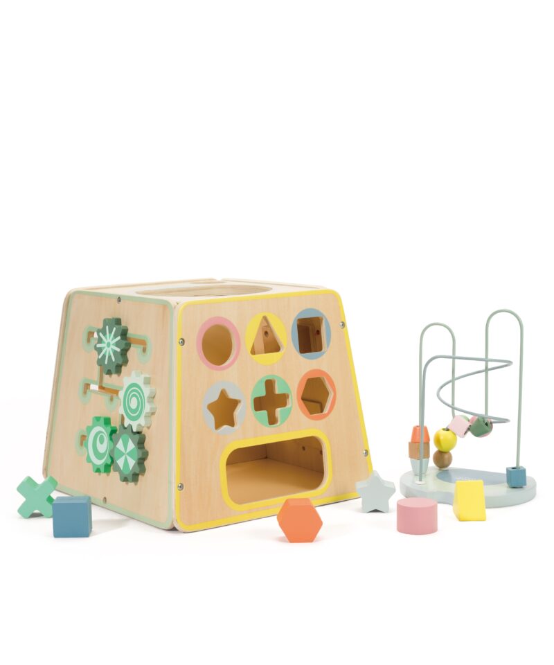 Puidust kast sensoorsete elamustega