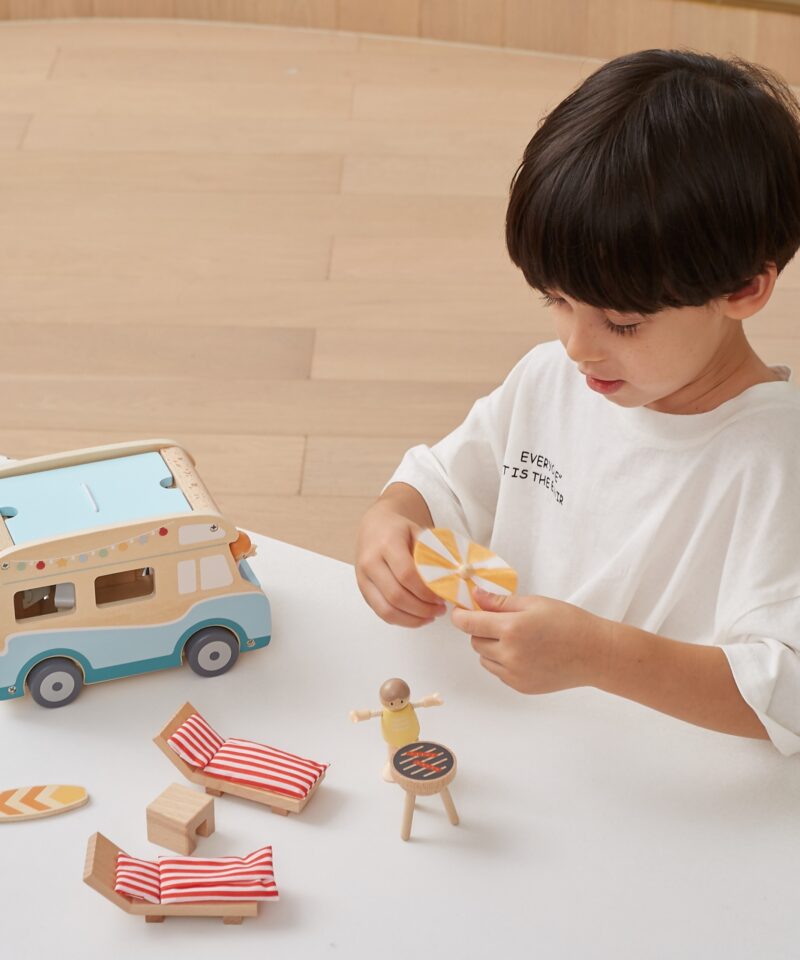 Kvaliteetne puidust mängukomplekt