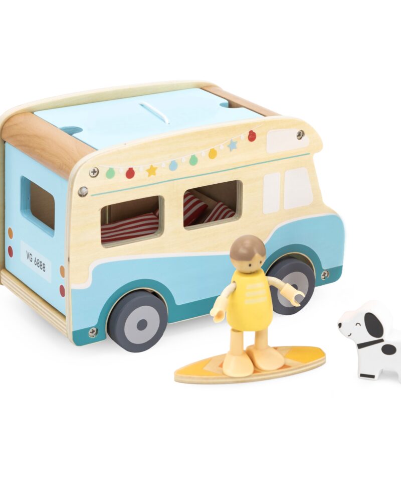 Rannakamper avatud pagasiruumiga