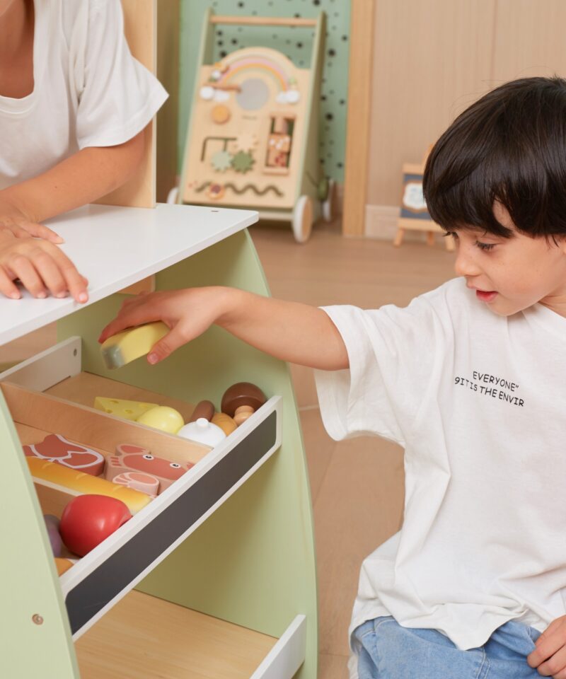 Mänguturg koos tahvli ja kellukesega