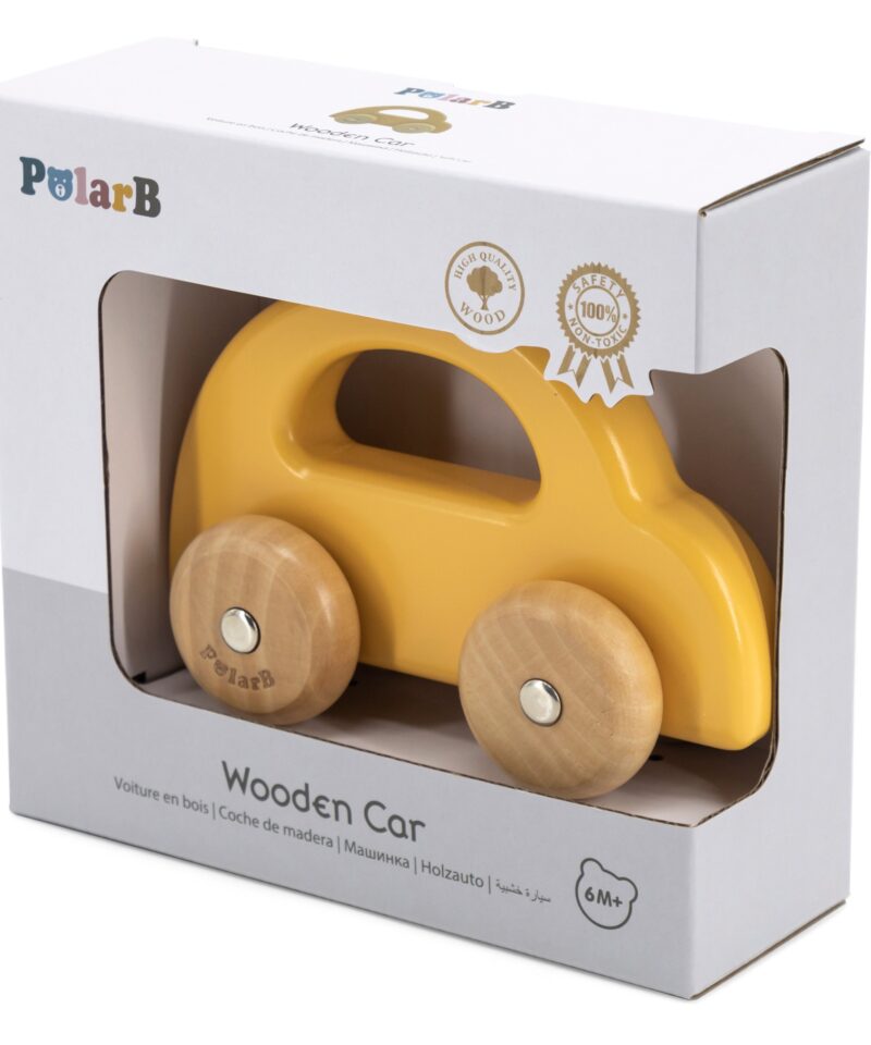 Vaikselt veerevad rattad puidust mänguautol