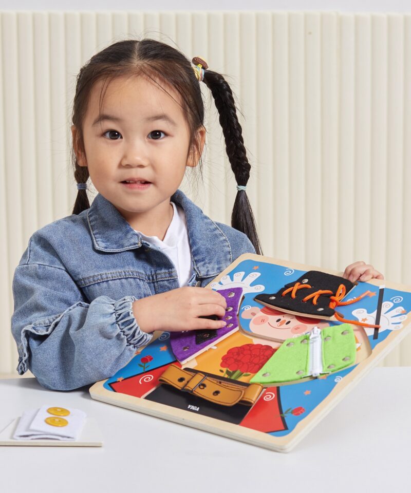 Lastele mõeldud riietumisoskuste arendaja