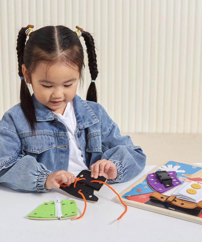 Laste riietumisoskuste harjutustahvel