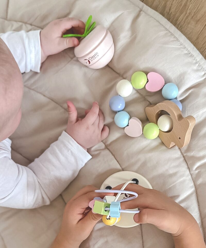 Jänku-kujuline kõristi beebidele