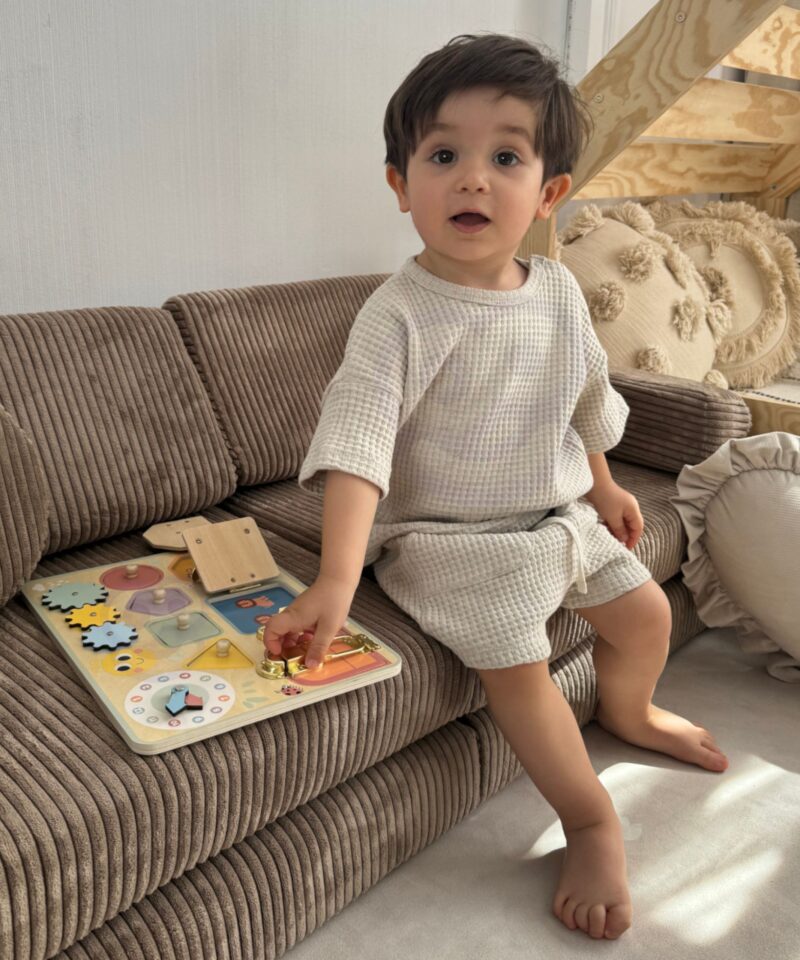 Loovust arendav Montessori tahvel