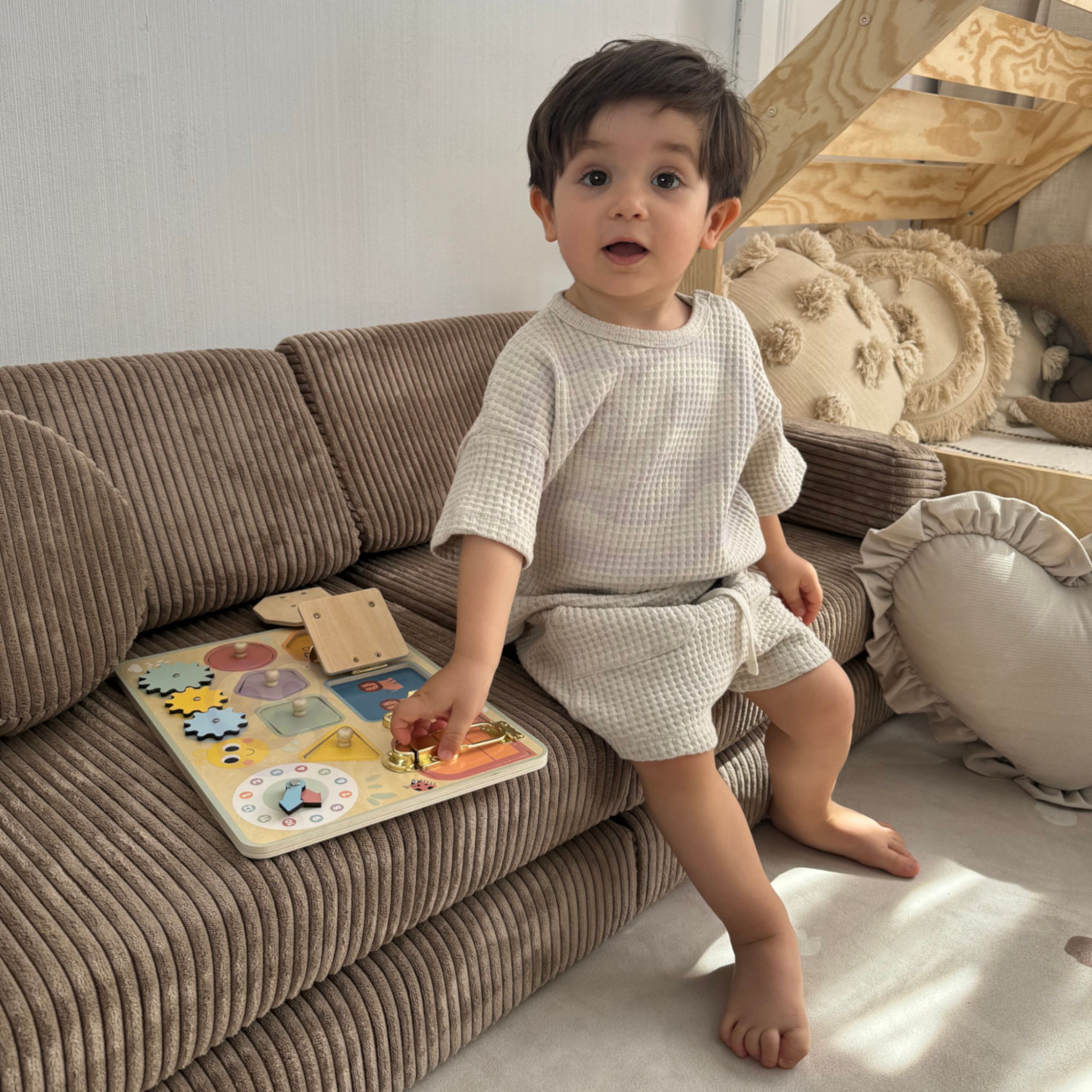 Loovust arendav Montessori tahvel