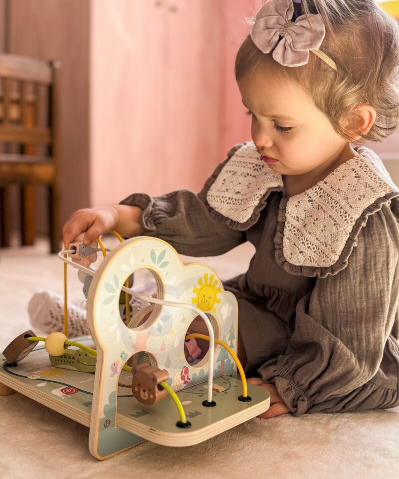 Laste mänguasja puulabürint