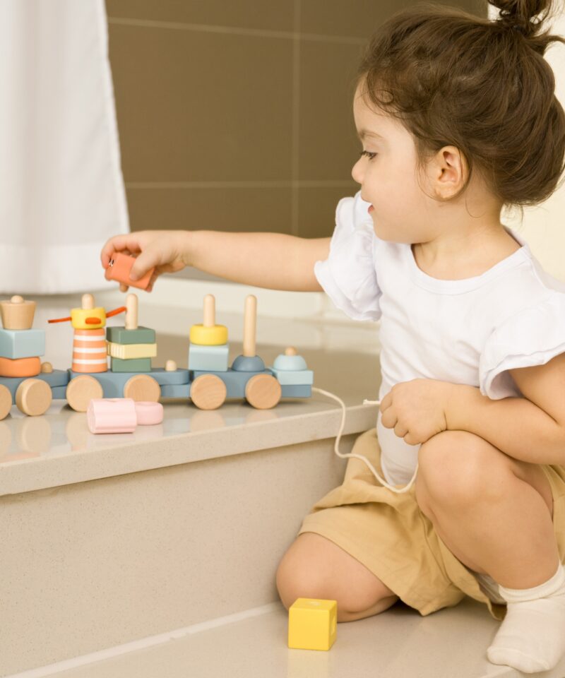 Lastele ohutu puidust rong