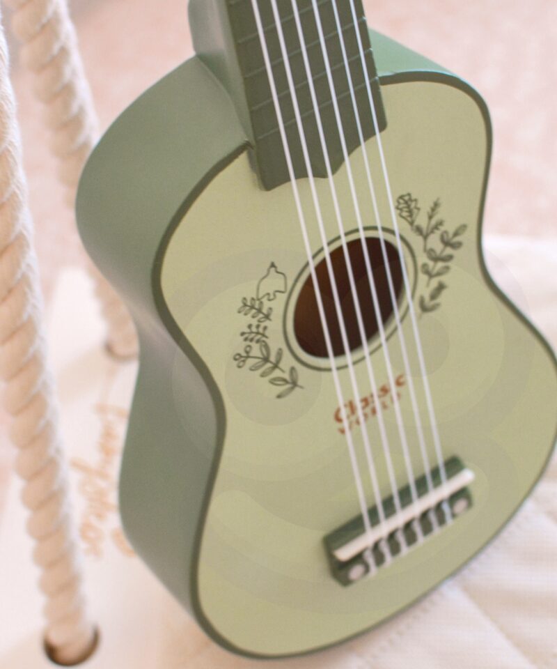 Vintage-stiilis puidust kitarr