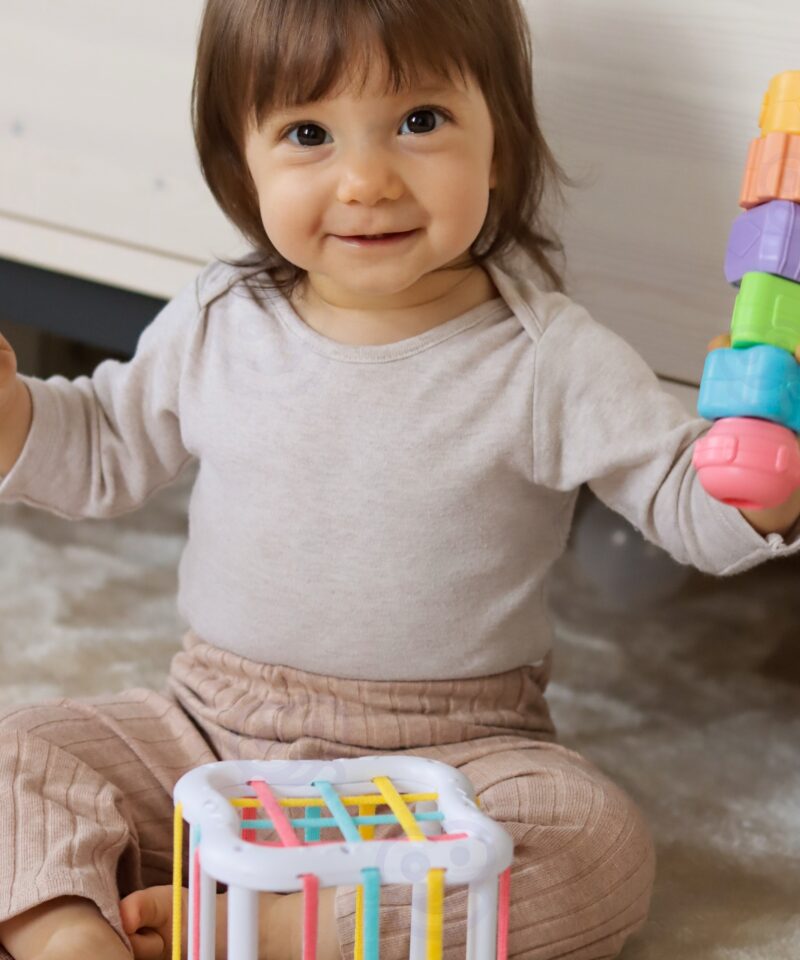 Arendav mängukomplekt imikutele