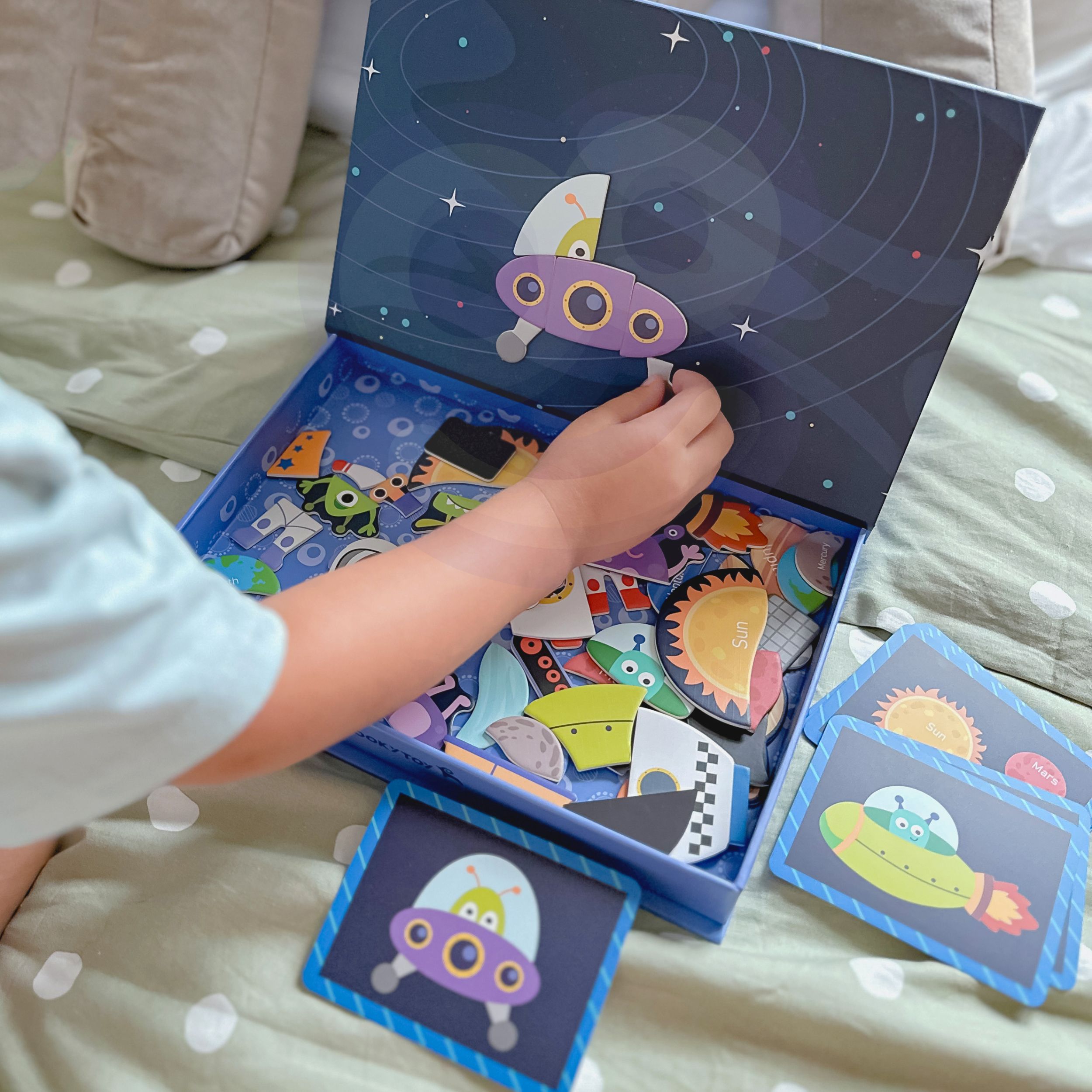 Värviline kosmosepusle lastele